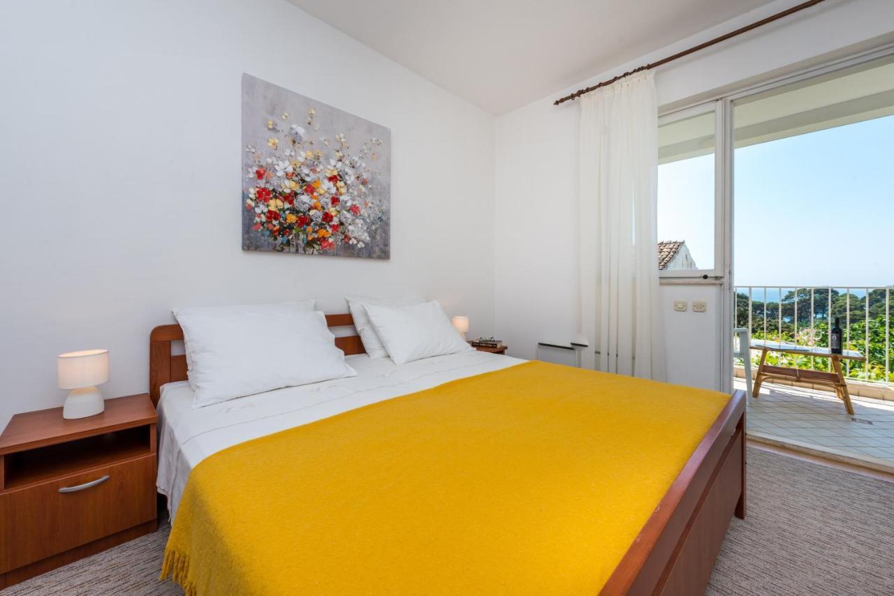 Lena Apartmán